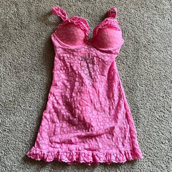 VICTORIA’S SECRET Size S The Lacie Lace Baby Doll Heart Slip Ruffle Chemise - Picture 1 of 4